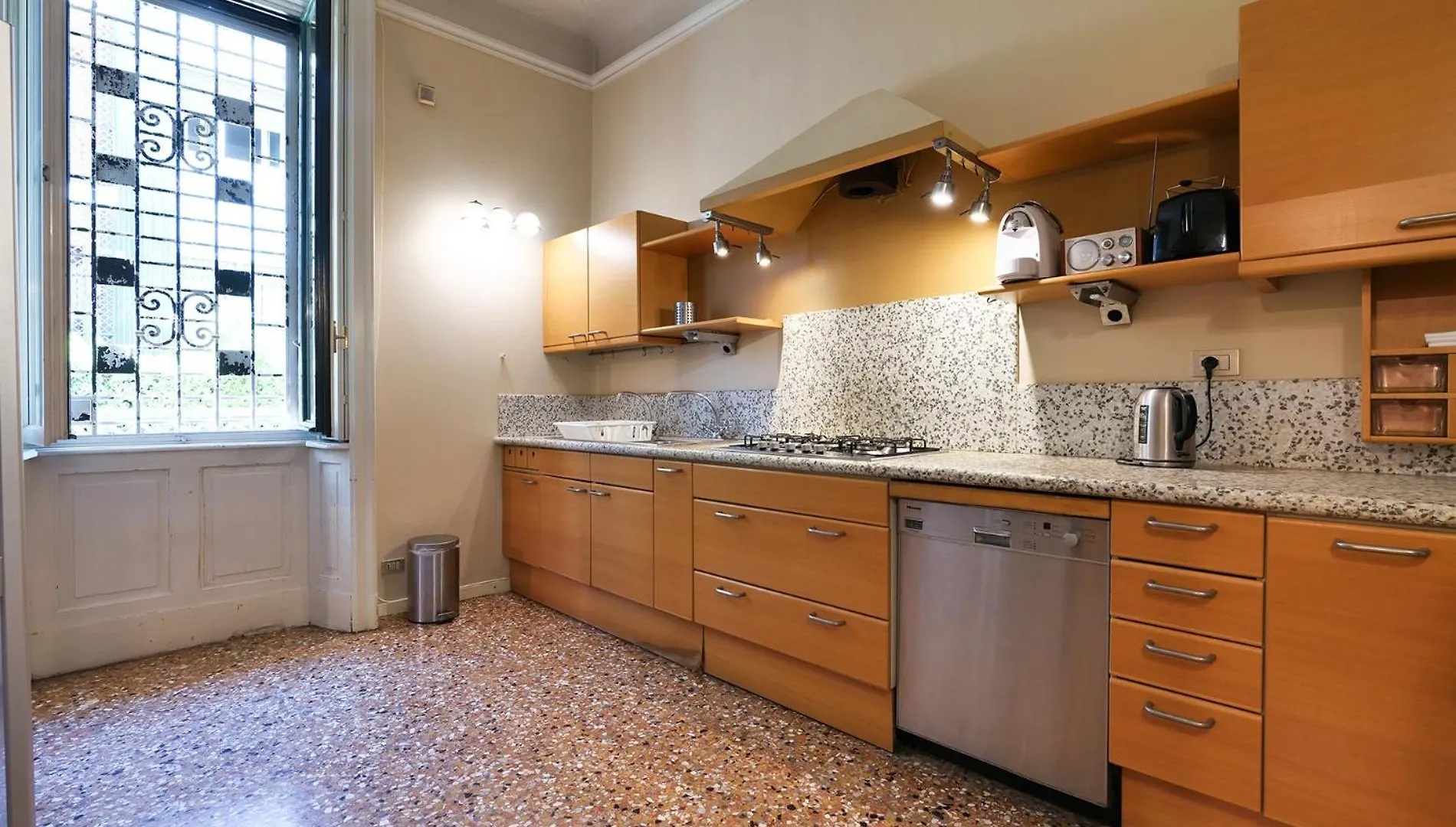 Villa Frascati With Garden - City Life Apartment Milan